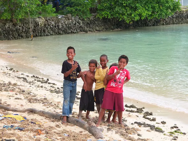 children in kiribati - image by Robert Szymanski / shutterstock.com